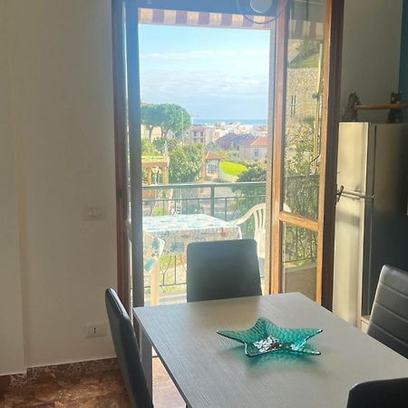 Apartment Aurora & Nicole Ideal Per Biker Con Terazza Vista Mare Parcheggio E Wi-Fi Gratuiti Pietra Ligure Exterior foto
