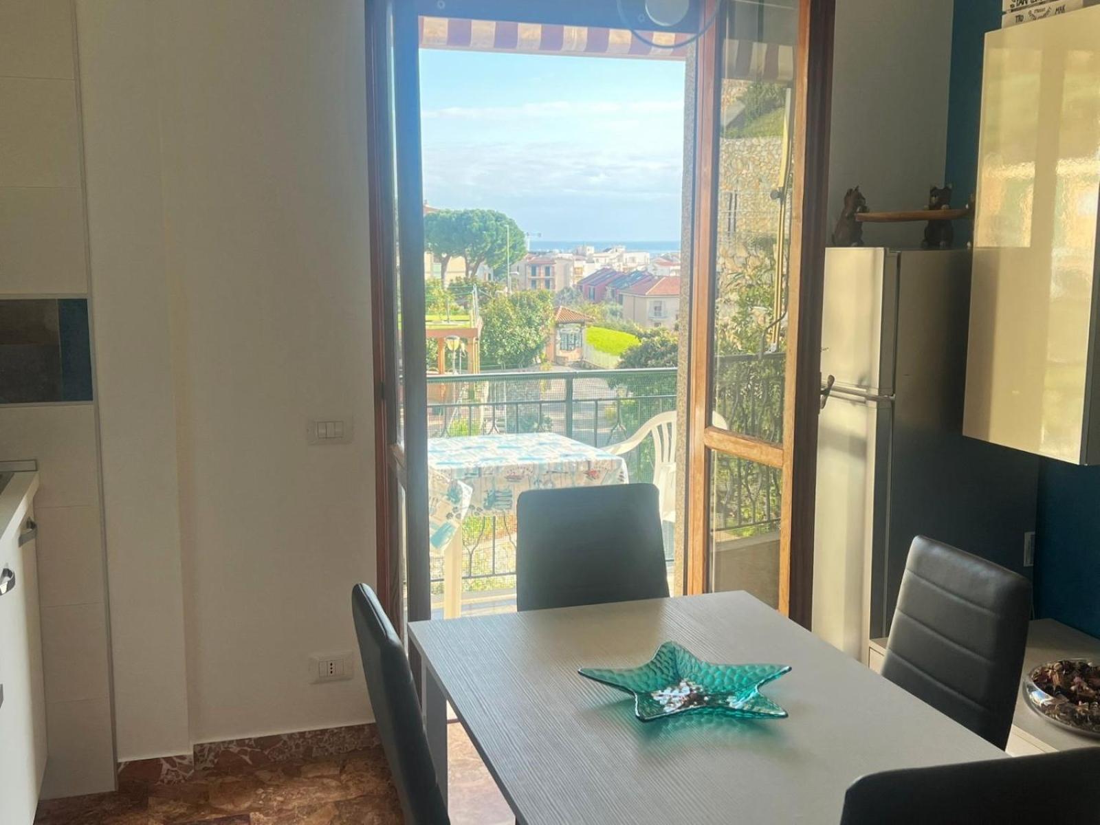 Apartment Aurora & Nicole Ideal Per Biker Con Terazza Vista Mare Parcheggio E Wi-Fi Gratuiti Pietra Ligure Exterior foto