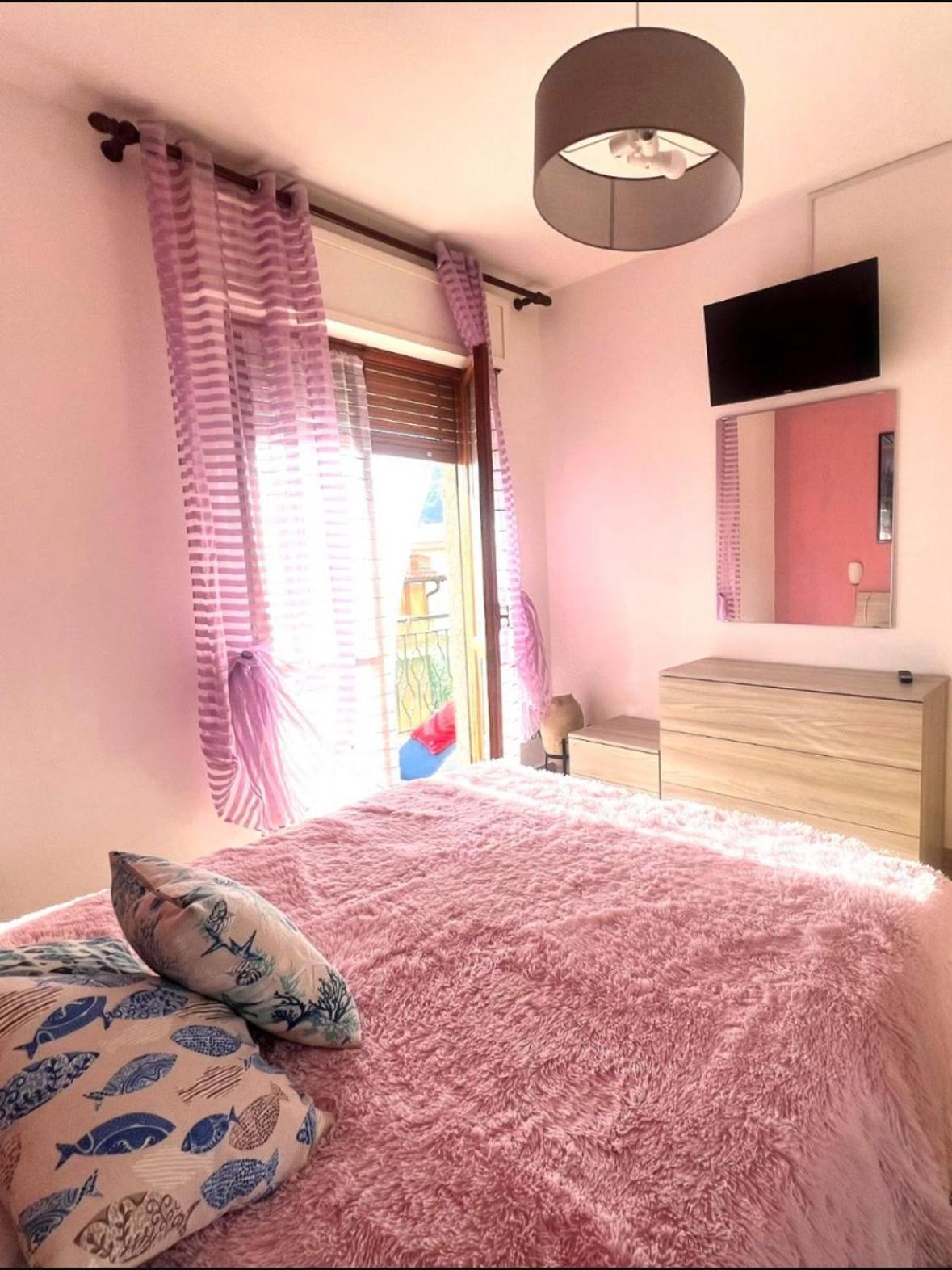 Apartment Aurora & Nicole Ideal Per Biker Con Terazza Vista Mare Parcheggio E Wi-Fi Gratuiti Pietra Ligure Exterior foto