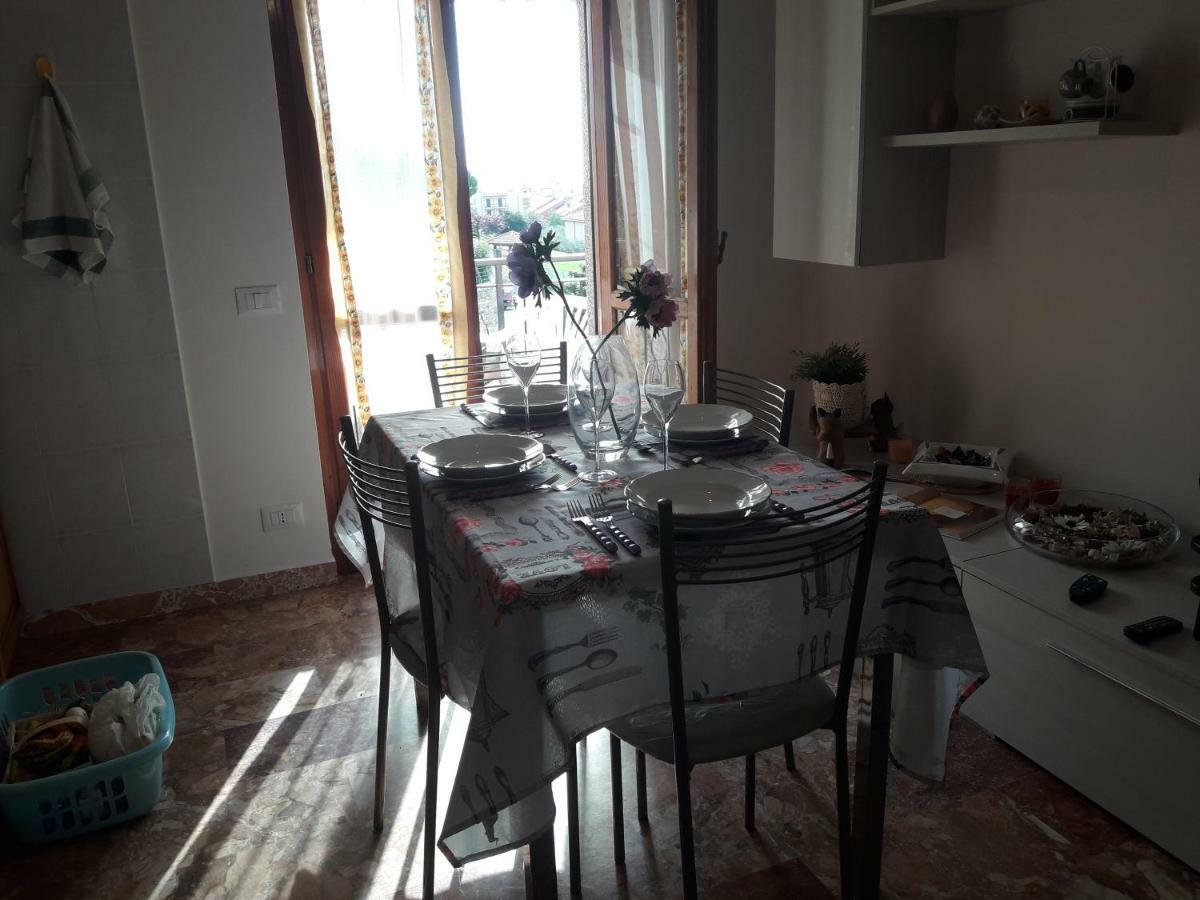 Apartment Aurora & Nicole Ideal Per Biker Con Terazza Vista Mare Parcheggio E Wi-Fi Gratuiti Pietra Ligure Exterior foto