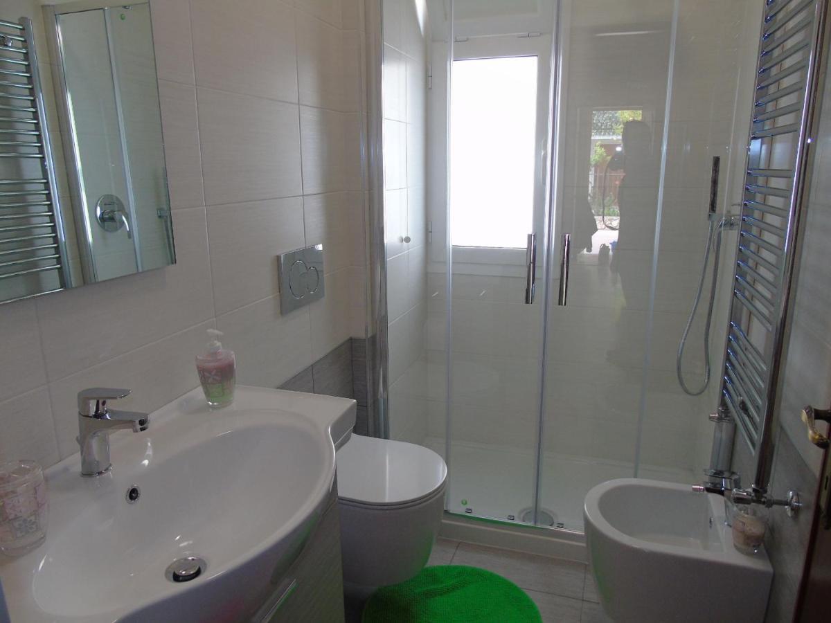 Apartment Aurora & Nicole Ideal Per Biker Con Terazza Vista Mare Parcheggio E Wi-Fi Gratuiti Pietra Ligure Exterior foto